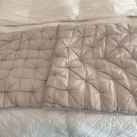 Pottery barn king size shams grey - Picture 2 of 2